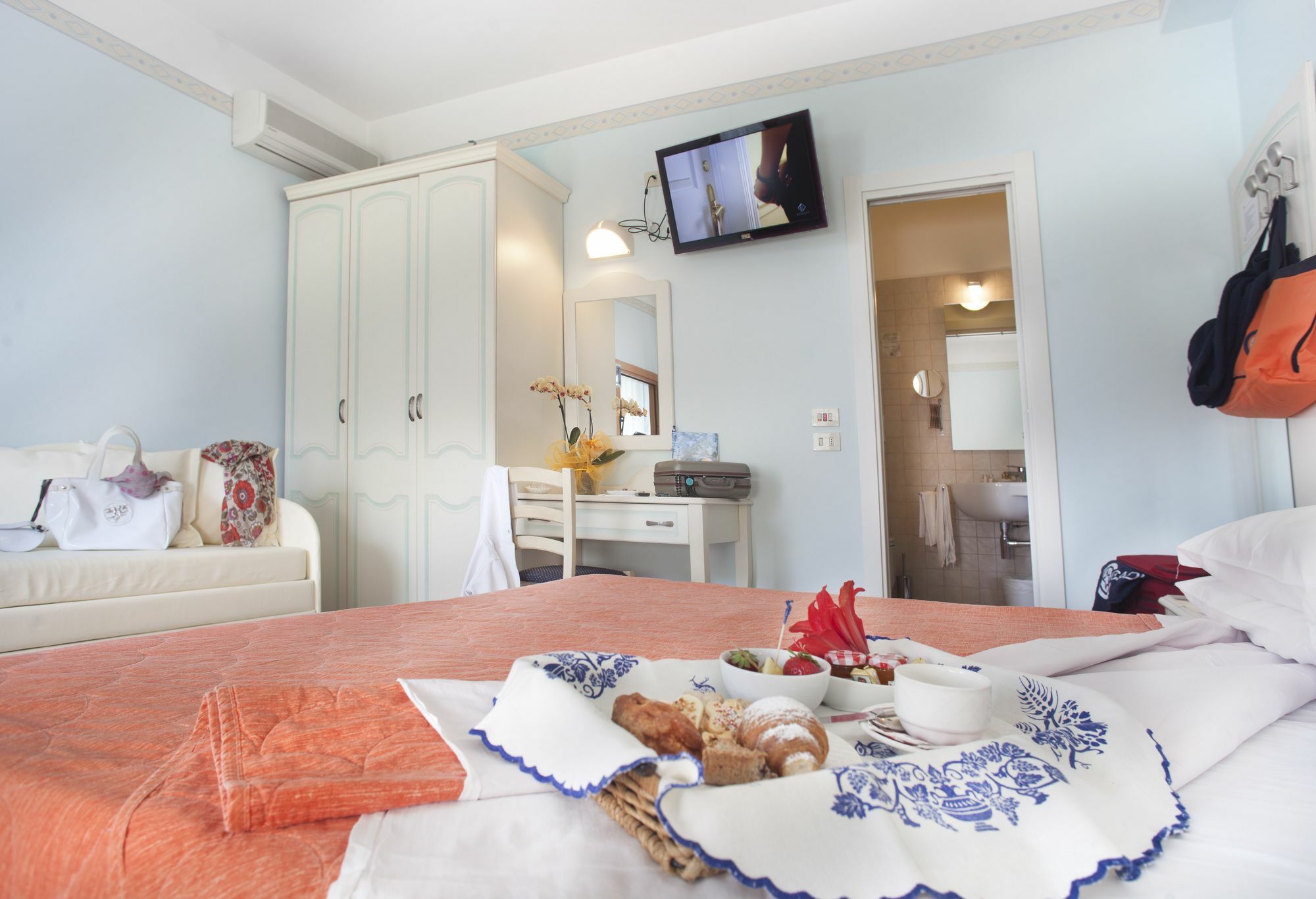 Hotel Cadiz Rimini Esterno foto